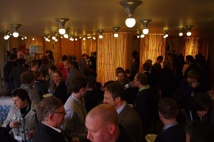 Coffee break and poster session